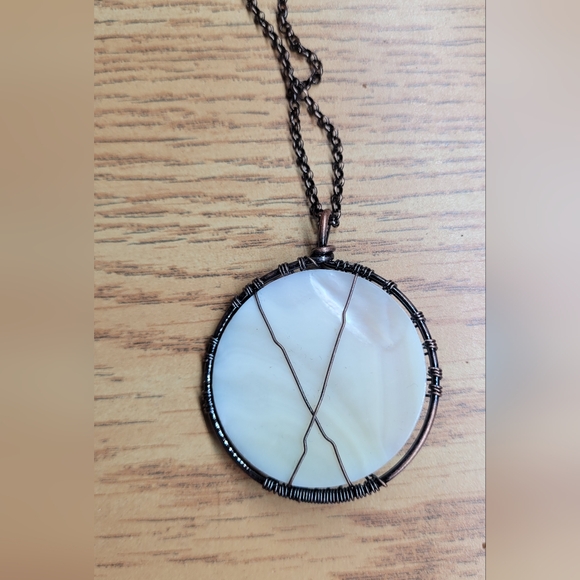 Tree of life intertwined necklace - peacock coloured pendant Bronze colour chain - Picture 5 of 5